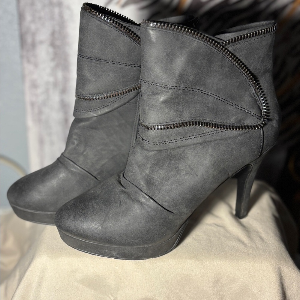 2 Lips Too Charcoal Heeled Boots